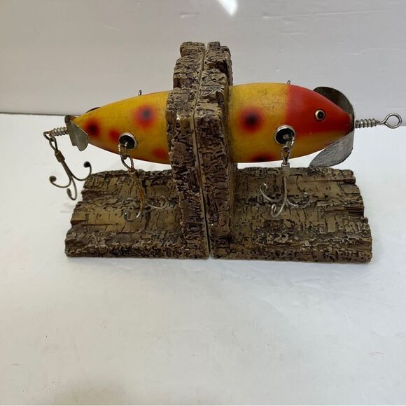 VINTAGE FISHING LURE BOOKENDS - Picture 3 of 9